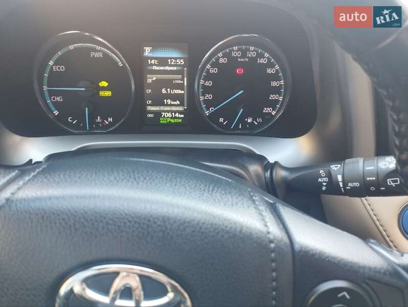 Позашляховик / Кросовер Toyota RAV4 2017 в Южноукраїнську