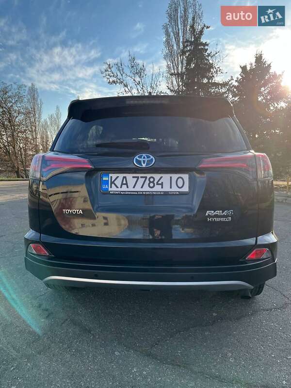 Позашляховик / Кросовер Toyota RAV4 2017 в Южноукраїнську