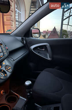 Внедорожник / Кроссовер Toyota RAV4 2009 в 