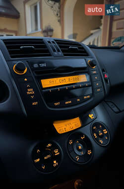 Внедорожник / Кроссовер Toyota RAV4 2009 в 