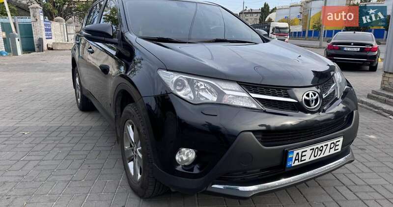 Внедорожник / Кроссовер Toyota RAV4 2015 в Днепре
