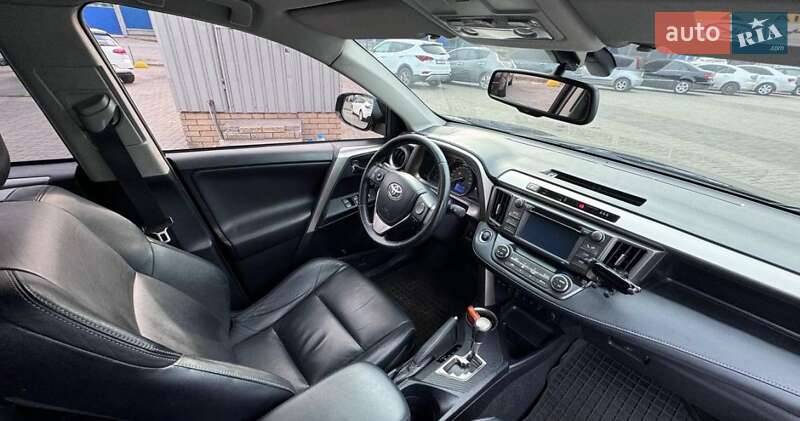 Внедорожник / Кроссовер Toyota RAV4 2015 в Днепре