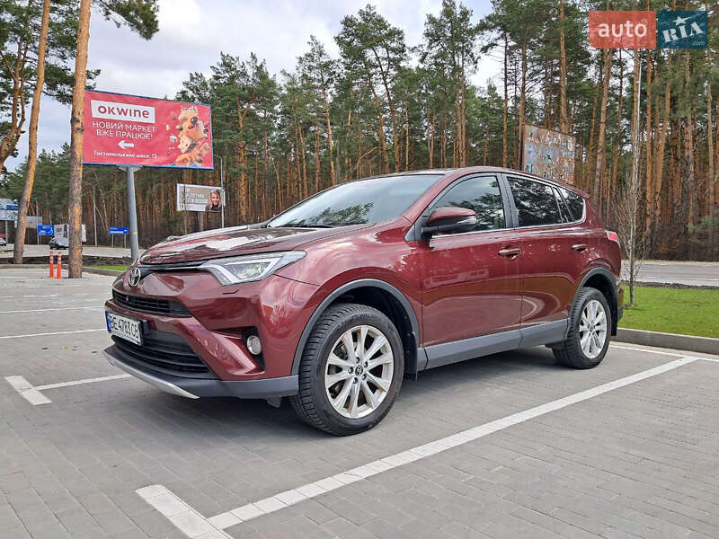 Внедорожник / Кроссовер Toyota RAV4 2015 в 
