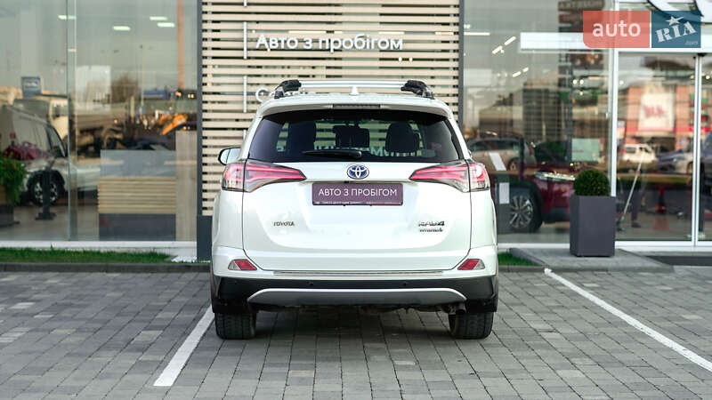 Внедорожник / Кроссовер Toyota RAV4 2017 в Львове