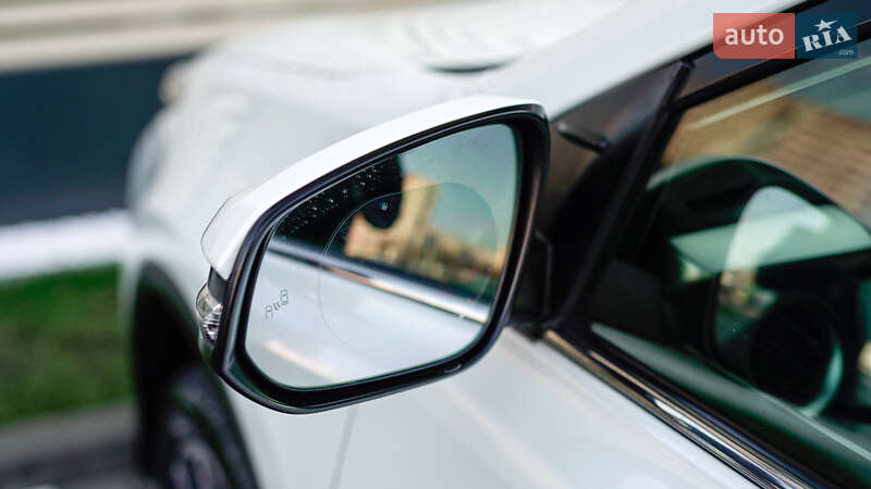 Внедорожник / Кроссовер Toyota RAV4 2017 в Львове
