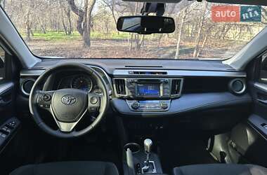 Позашляховик / Кросовер Toyota RAV4 2015 в 