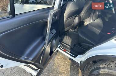 Позашляховик / Кросовер Toyota RAV4 2015 в 
