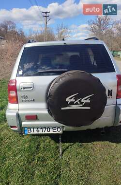 Внедорожник / Кроссовер Toyota RAV4 2003 в 