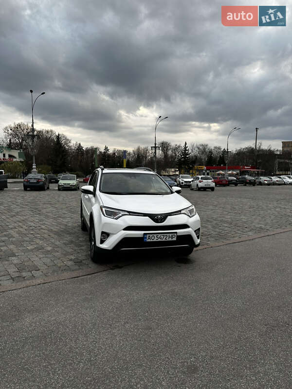 Позашляховик / Кросовер Toyota RAV4 2018 в Києві