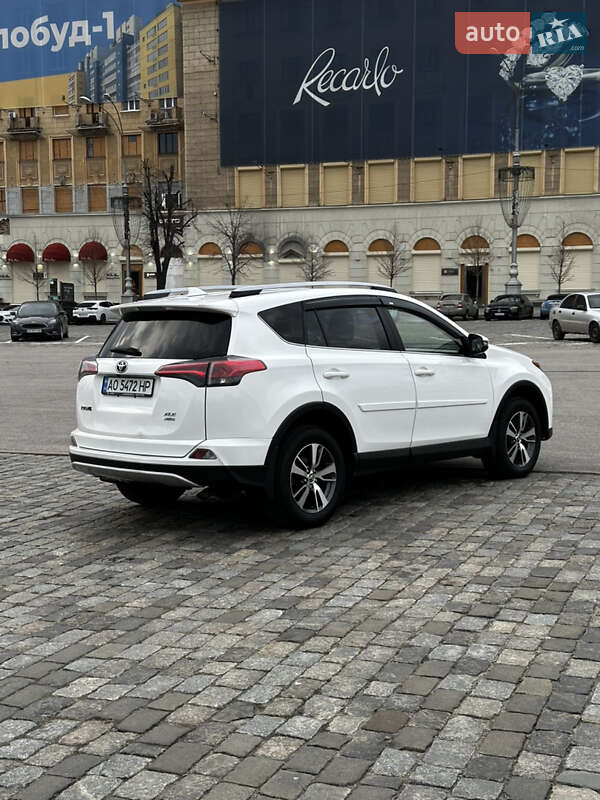Позашляховик / Кросовер Toyota RAV4 2018 в Києві