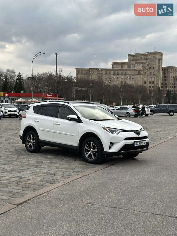 Позашляховик / Кросовер Toyota RAV4 2018 в Києві