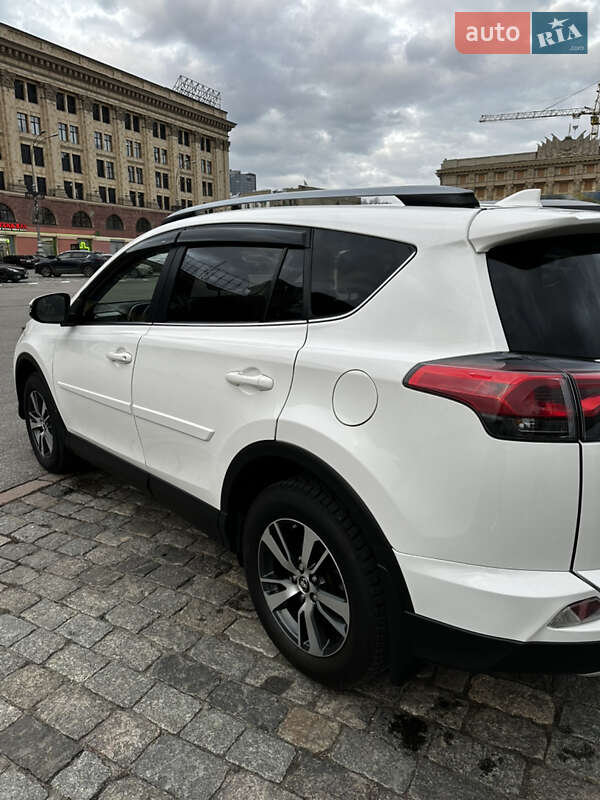 Позашляховик / Кросовер Toyota RAV4 2018 в Києві