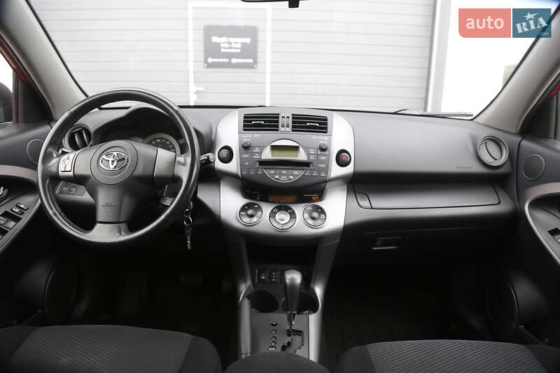 Внедорожник / Кроссовер Toyota RAV4 2006 в Киеве
