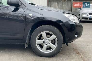Внедорожник / Кроссовер Toyota RAV4 2006 в 