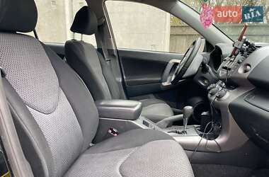 Внедорожник / Кроссовер Toyota RAV4 2006 в 