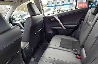 Внедорожник / Кроссовер Toyota RAV4 2015 в 