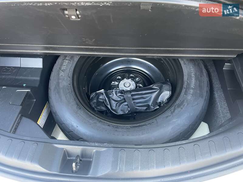 Позашляховик / Кросовер Toyota RAV4 2018 в Києві