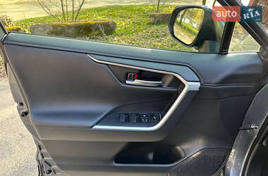 Внедорожник / Кроссовер Toyota RAV4 2023 в 