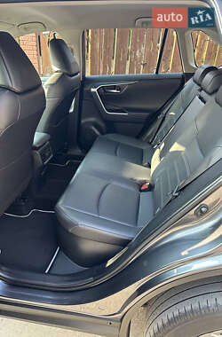 Внедорожник / Кроссовер Toyota RAV4 2023 в 