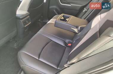 Внедорожник / Кроссовер Toyota RAV4 2021 в 