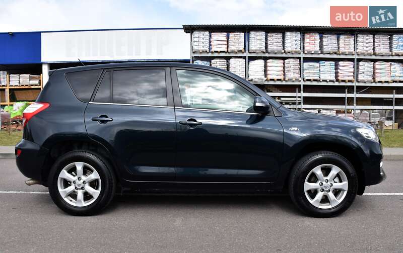 Внедорожник / Кроссовер Toyota RAV4 2010 в Дрогобыче