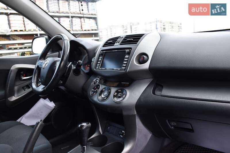 Внедорожник / Кроссовер Toyota RAV4 2010 в Дрогобыче