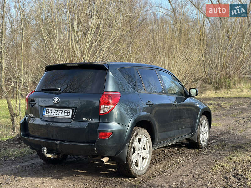 Позашляховик / Кросовер Toyota RAV4 2005 в Козові