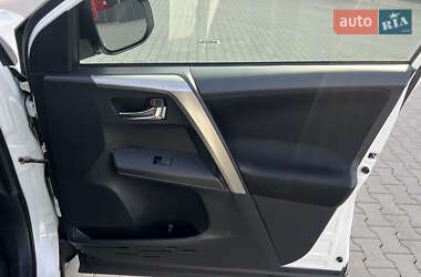 Внедорожник / Кроссовер Toyota RAV4 2014 в 