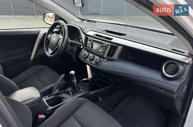 Внедорожник / Кроссовер Toyota RAV4 2014 в 