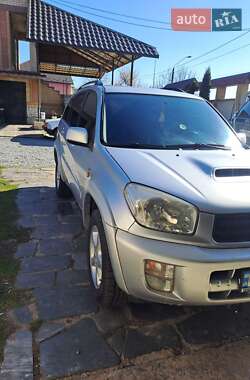 Внедорожник / Кроссовер Toyota RAV4 2002 в 