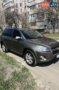 Внедорожник / Кроссовер Toyota RAV4 2009 в 