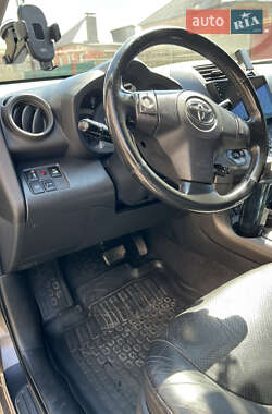 Внедорожник / Кроссовер Toyota RAV4 2009 в 
