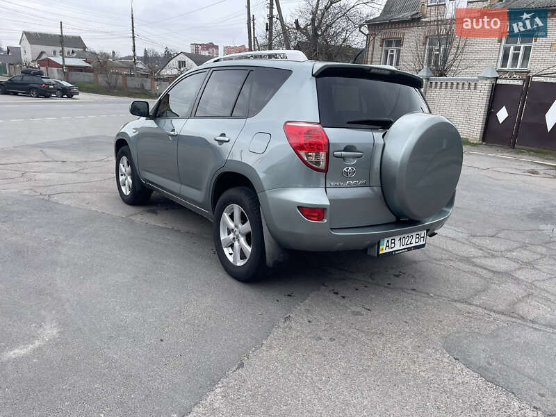 Внедорожник / Кроссовер Toyota RAV4 2008 в Виннице