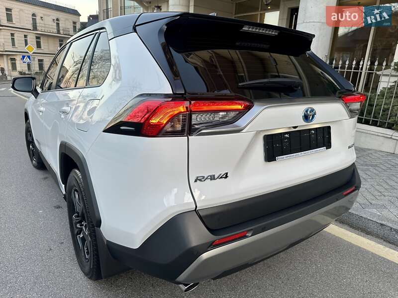 Внедорожник / Кроссовер Toyota RAV4 2025 в Киеве