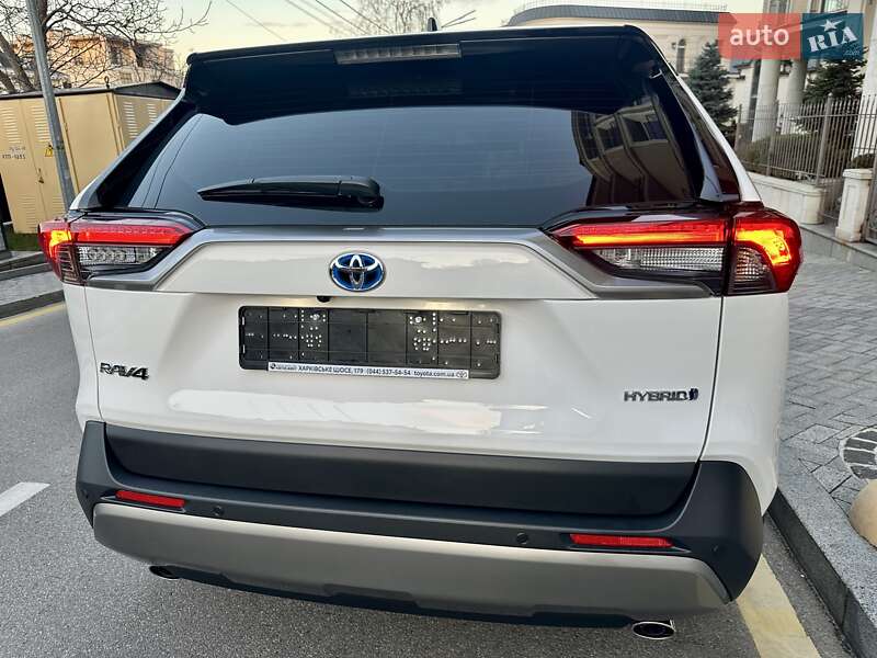 Внедорожник / Кроссовер Toyota RAV4 2025 в Киеве