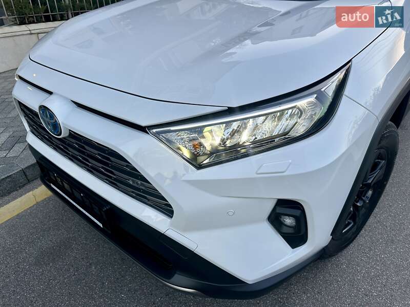 Внедорожник / Кроссовер Toyota RAV4 2025 в Киеве