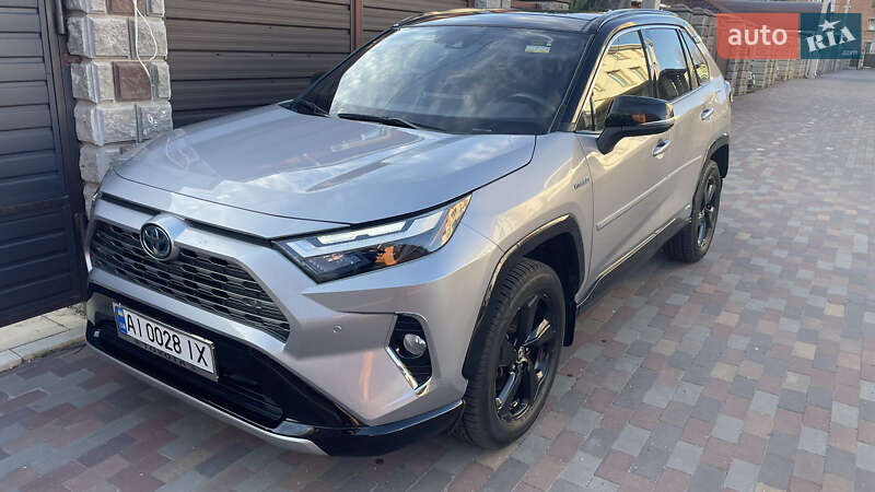 Внедорожник / Кроссовер Toyota RAV4 2021 в 