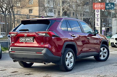 Внедорожник / Кроссовер Toyota RAV4 2019 в 