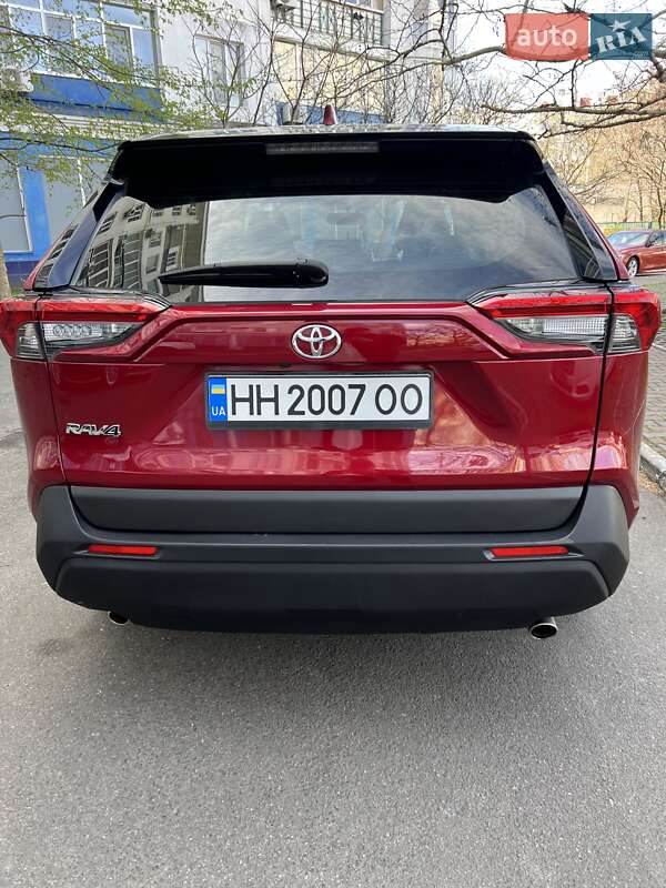 Внедорожник / Кроссовер Toyota RAV4 2019 в Одессе