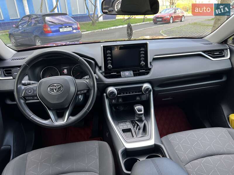 Внедорожник / Кроссовер Toyota RAV4 2019 в Одессе
