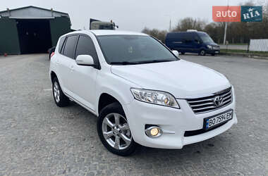 Позашляховик / Кросовер Toyota RAV4 2011 в 