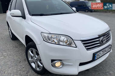 Позашляховик / Кросовер Toyota RAV4 2011 в 
