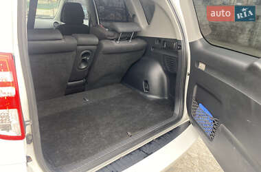 Позашляховик / Кросовер Toyota RAV4 2011 в 