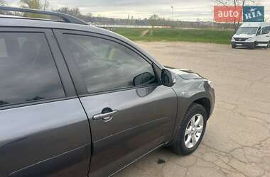 Внедорожник / Кроссовер Toyota RAV4 2010 в 