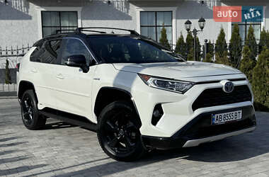 Позашляховик / Кросовер Toyota RAV4 2019 в 