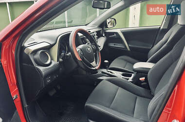 Внедорожник / Кроссовер Toyota RAV4 2013 в 