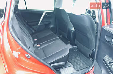 Внедорожник / Кроссовер Toyota RAV4 2013 в 