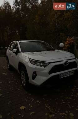 Внедорожник / Кроссовер Toyota RAV4 2019 в 