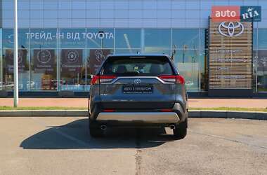Внедорожник / Кроссовер Toyota RAV4 2023 в 