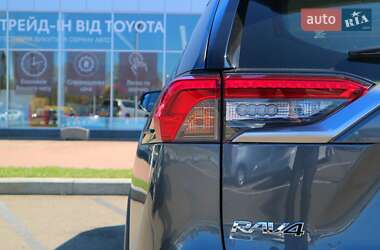 Внедорожник / Кроссовер Toyota RAV4 2023 в 